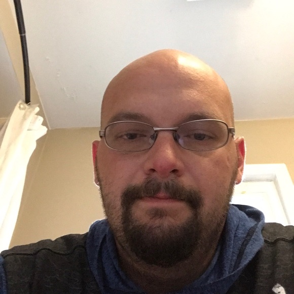 Stephen Humpf - Poshmark Profile Picture of Stephen Humpf (@stephen786) on Poshmark