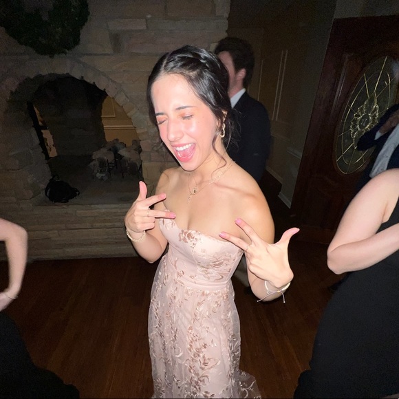 Profile Picture of Mariana Solanilla (@msolanilla) on Poshmark