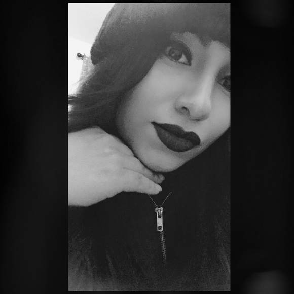 Profile Picture of Nancy Siles (@silesnancy2) on Poshmark