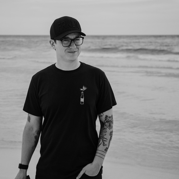 Profile Picture of Ryan Bledsoe (@ryanbledsoe) on Poshmark
