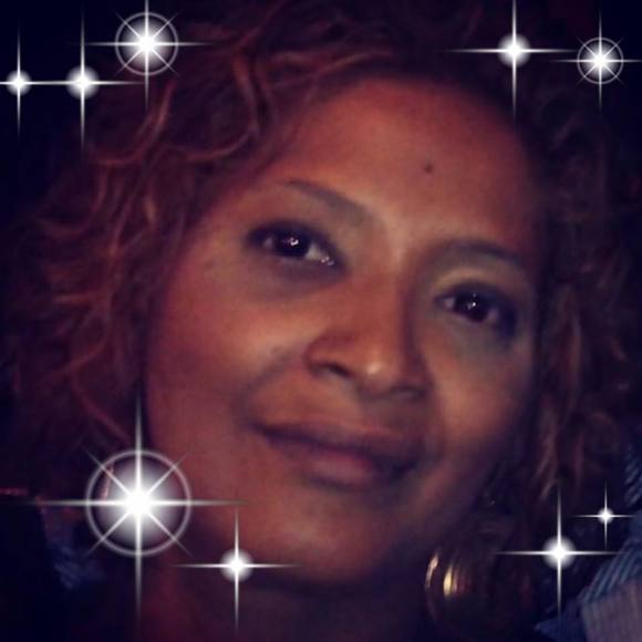 Profile Picture of Lesilli Haneiph (@lesillihaneiph) on Poshmark