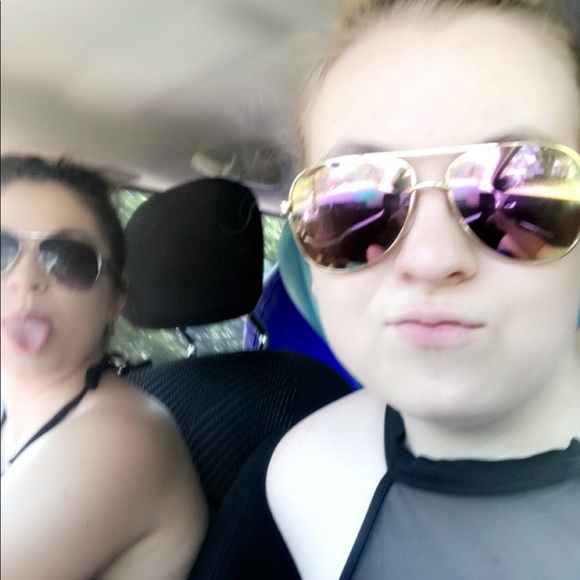 Profile Picture of Nicole Roberts (@nmroberts375) on Poshmark