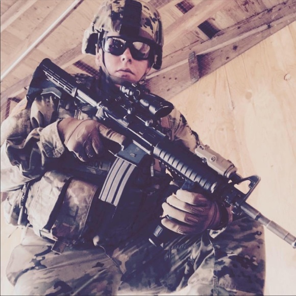 Profile Picture of William Pearson (@williampears111) on Poshmark