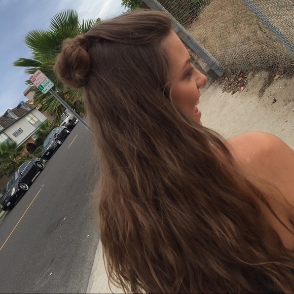 Profile Picture of Carly Faulkner (@carlsfaulk) on Poshmark
