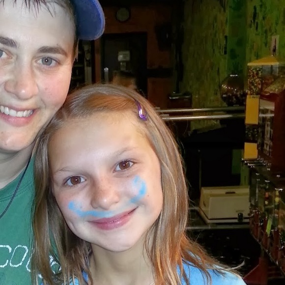 Profile Picture of Denise Harrold (@dharrold3) on Poshmark