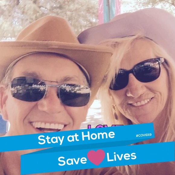 Profile Picture of Larryandjanis Benson-schreihans (@beachjanis) on Poshmark