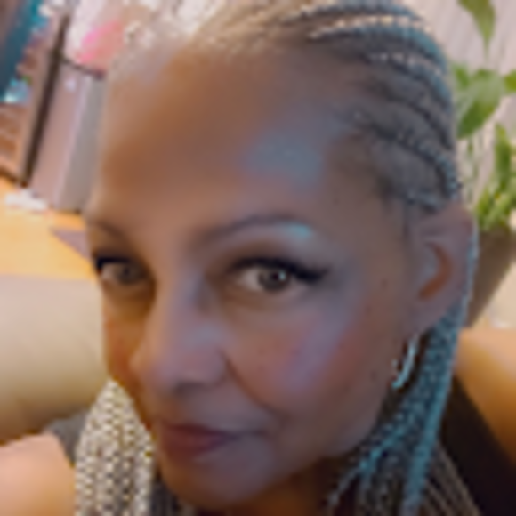 Profile Picture of Diane Dumetz (@dianedumetz) on Poshmark