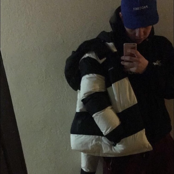 Profile Picture of James Macneill (@jamesmacneill) on Poshmark