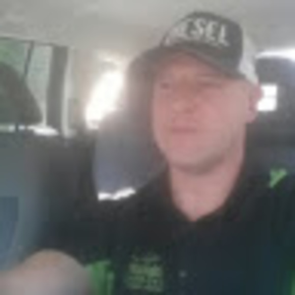 Profile Picture of Greg Orr (@gregorr1977) on Poshmark