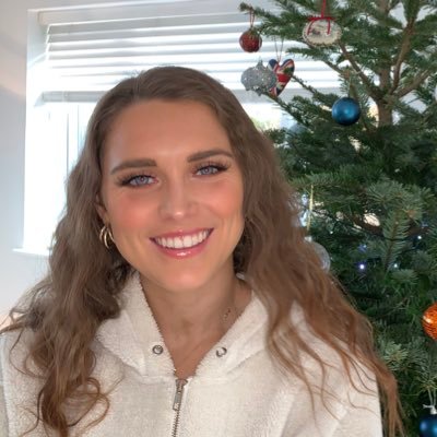 Profile Picture of Alexandra Potts (@alexandraapotts) on Twitter