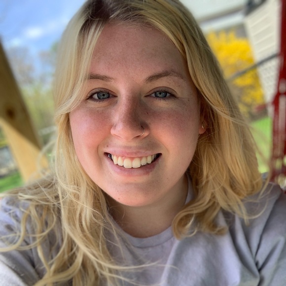 Profile Picture of Sarah Hannant (@sarahhannant) on Poshmark