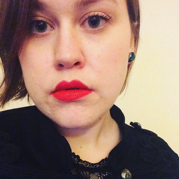 Profile Picture of Amanda Ottens (@ottens) on Poshmark