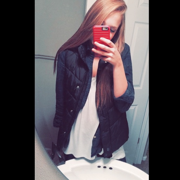 Profile Picture of Jordan Kimball (@_jordankimball) on Poshmark