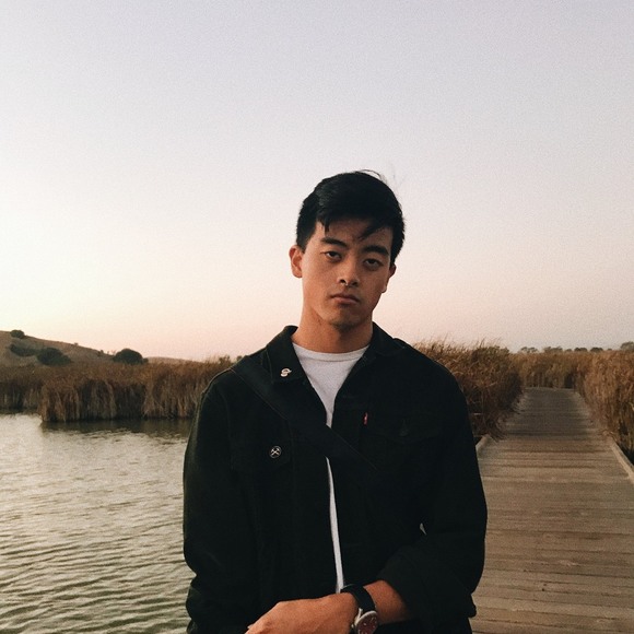 Profile Picture of Calvin Yao (@chyao2000) on Poshmark