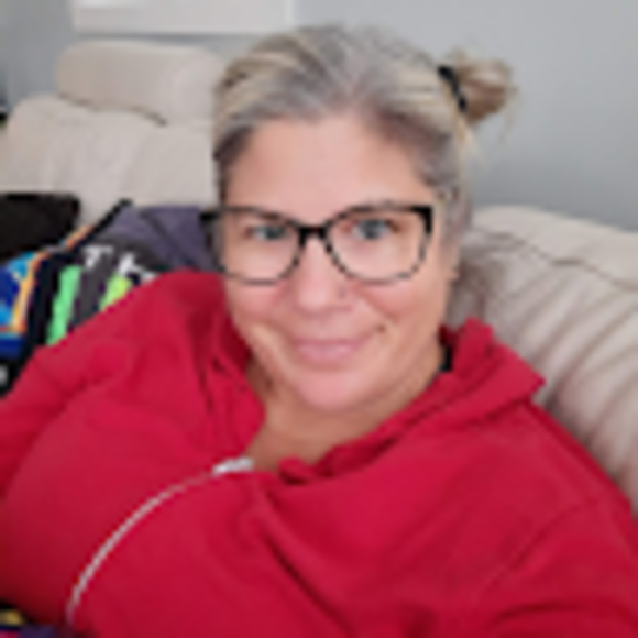 Profile Picture of Melissa Grenkow (@melissagrenkow) on Poshmark