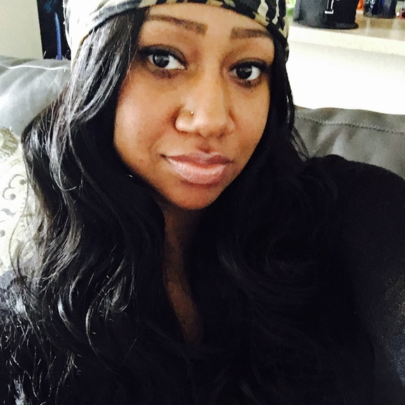 Profile Picture of Kandi Moore (@1kandi) on Poshmark