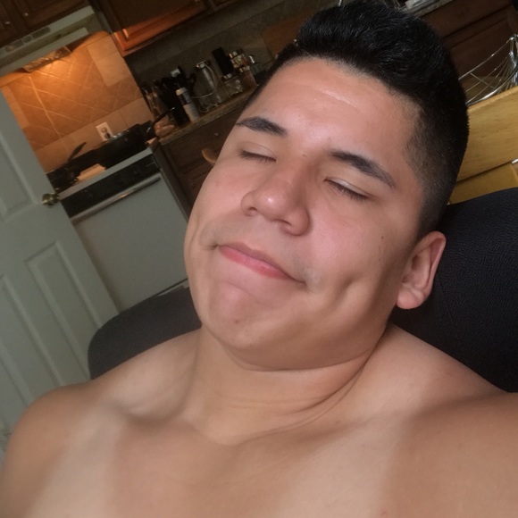 Profile Picture of Aaron Zegarra (@aaronz47) on Poshmark