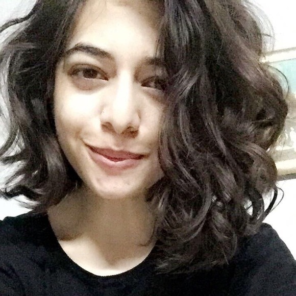 Profile Picture of Farhangesh Gul (@farhangesh) on Poshmark