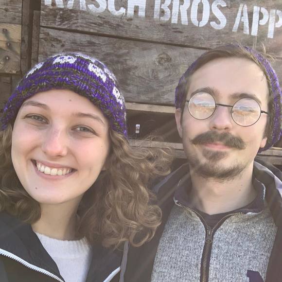 Profile Picture of Ashlee Huff (@ashleeh66) on Poshmark