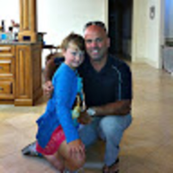 Profile Picture of David Weiss (@dweiss68) on Poshmark
