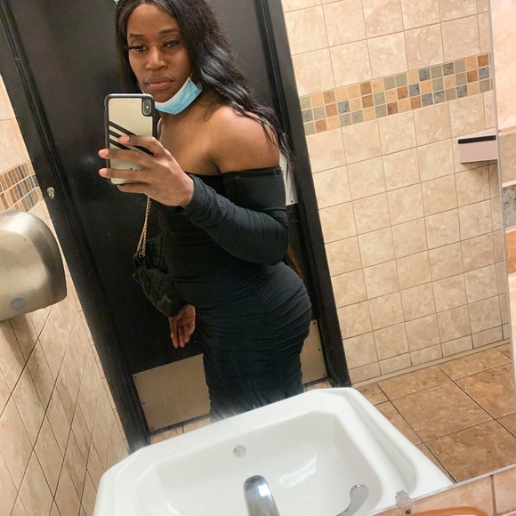 Profile Picture of Thomas Calhoun (@itsjustmwah_) on Poshmark