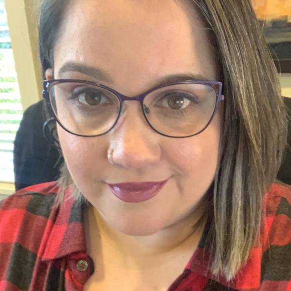 Profile Picture of Stefanie Mcdaniel (@mcsassyass) on Poshmark