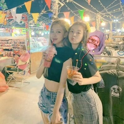 Profile Picture of 𝙝𝙪𝙗𝙗𝙮 & 𝙬𝙞𝙛𝙚𝙮 (@vickkz8228) on Twitter