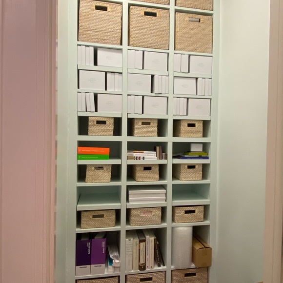 Profile Picture of Catherine Frank (@catherinefra966) on Poshmark