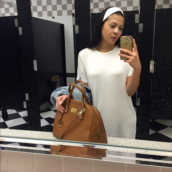 Profile Picture of Juliana Falato (@julesf2) on Poshmark