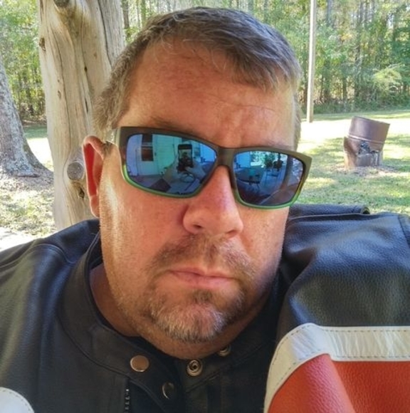 Profile Picture of Mark Ledbetter (@mark19751) on Poshmark