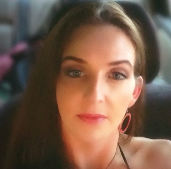 Profile Picture of Kari Hindsley manning (@kmannin76) on Poshmark