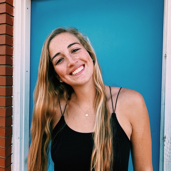 Profile Picture of Kolby Davis (@kolbydavis22) on Poshmark