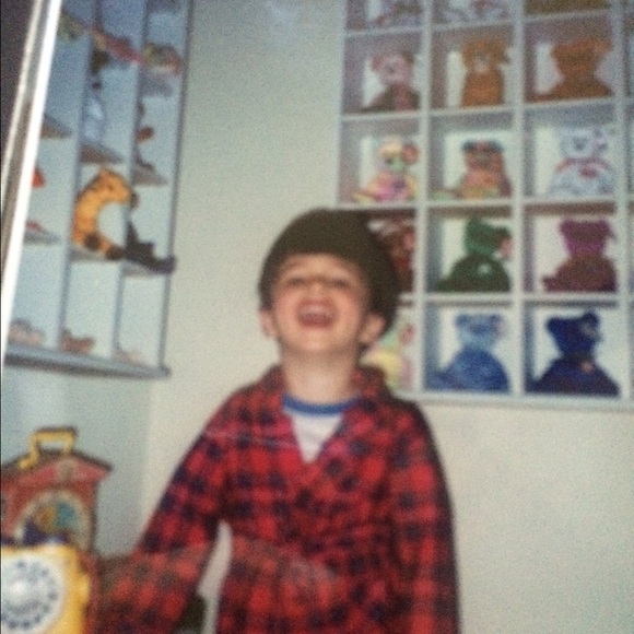 Profile Picture of Chris Petrosie (@cpetrosie) on Poshmark