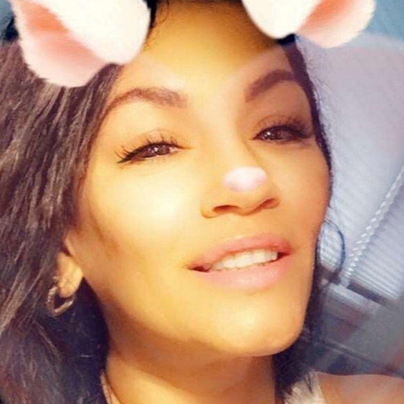 Yolanda Vera - Poshmark Profile Picture of Yolanda Vera (@onlyoly66) on Poshmark