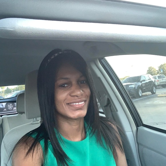 Profile Picture of Dayssy Daysy (@dayssyday) on Poshmark