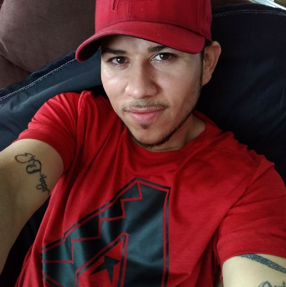Profile Picture of Albert Romero (@alromero55) on Poshmark