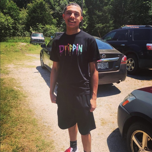 Profile Picture of Patrick Alexander (@patvck16) on Poshmark