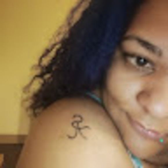 Stephenie Williams - Poshmark Profile Picture of Stephenie Williams (@loveydisco) on Poshmark