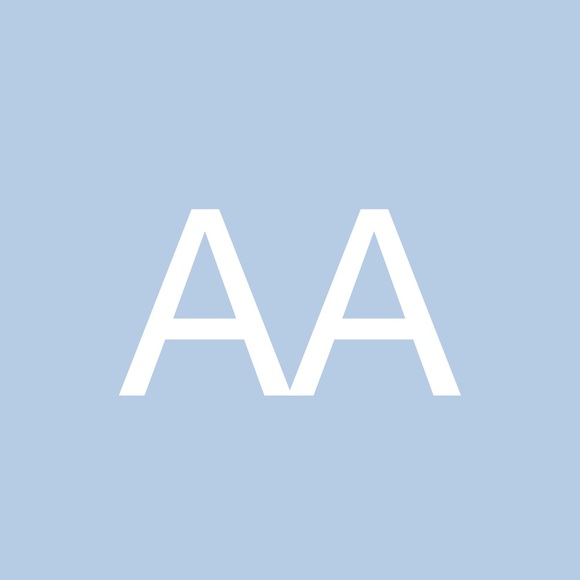 Profile Picture of Anna Albonetti (@annaalbonetti) on Poshmark