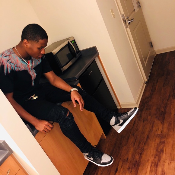 Clarence Mcmiller - Poshmark Profile Picture of Clarence Mcmiller (@ceemcmiller) on Poshmark