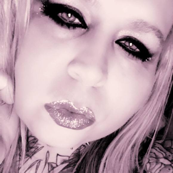 Profile Picture of Crystal Tuttle (@crystal12788) on Poshmark