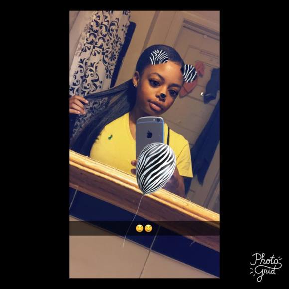 Shareefah Gia - Poshmark Profile Picture of Shareefah Gia (@princess009) on Poshmark