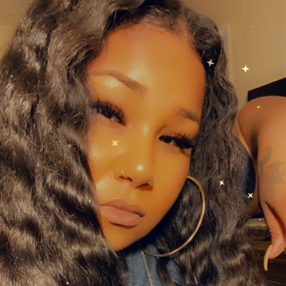 Profile Picture of Kelsey Simpkins (@kelsey_simpkins) on Poshmark