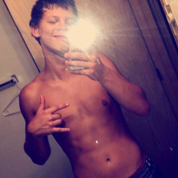 Profile Picture of Josh Terry (@skatinisthebomb) on Poshmark