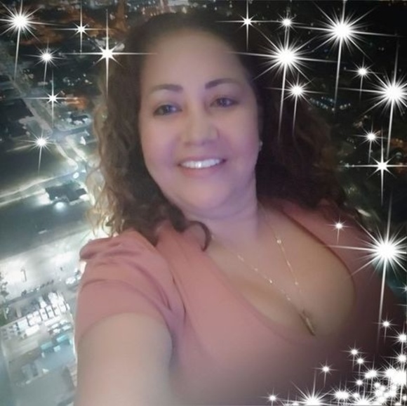 Profile Picture of Senora Cupones (@libialinda) on Poshmark