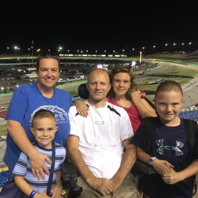 Profile Picture of Jason & Kimberly Brown (@El_CaminoJB) on Twitter