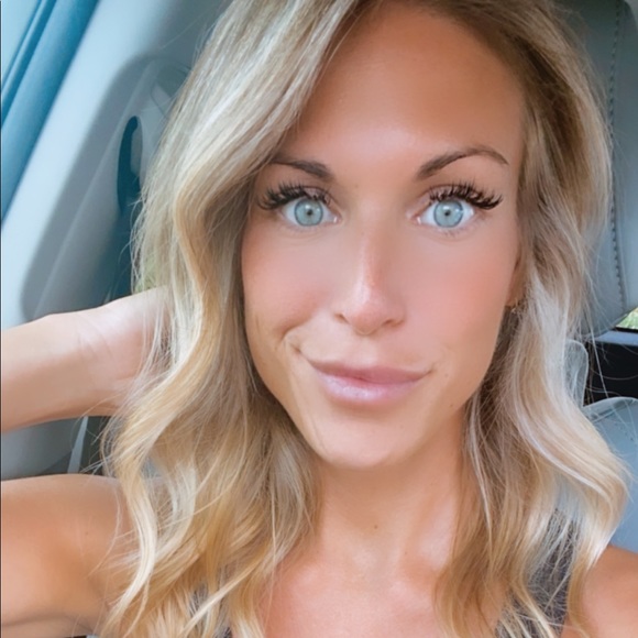 Profile Picture of Lauren Dimattio (@lsdimattio) on Poshmark
