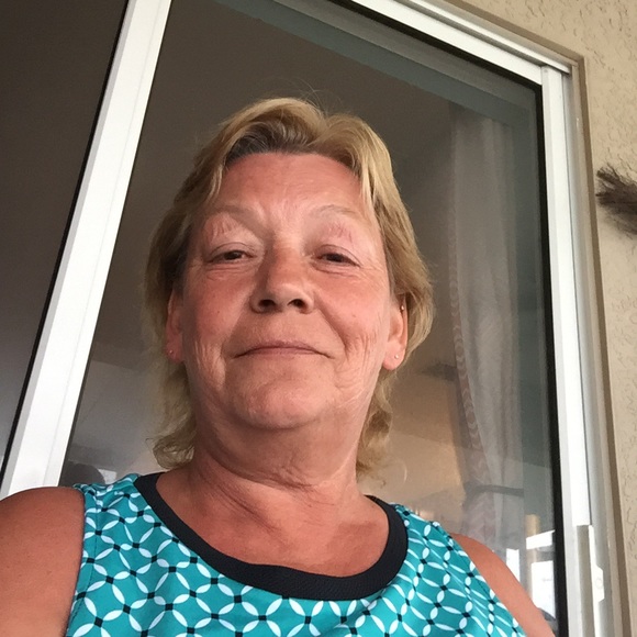 Profile Picture of Karen Bouchea (@mother1926) on Poshmark