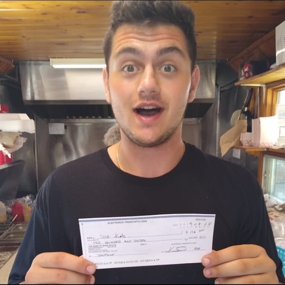 Profile Picture of Levi Vaneyk (@levivaneyk) on Poshmark