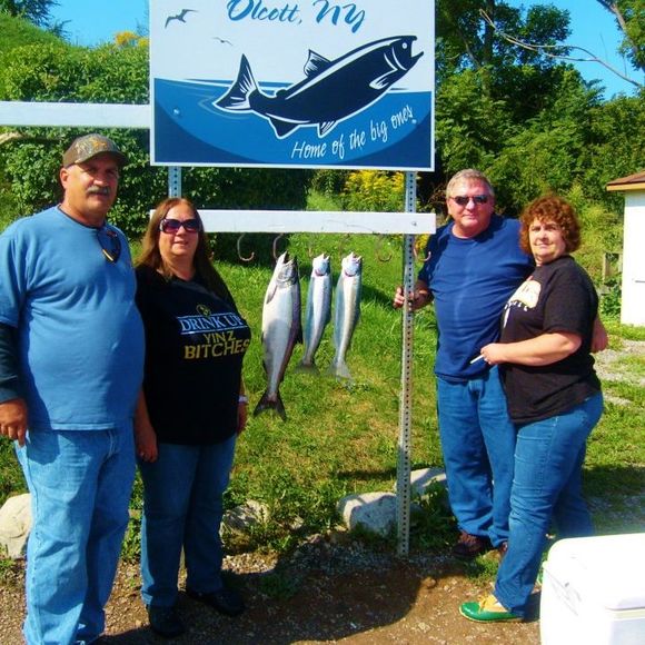 Profile Picture of Cyndee Knisely (@lyzeebella) on Poshmark